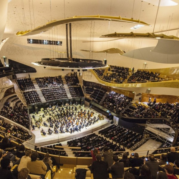 A Párizsi Filharmonikusok épülete belülről
